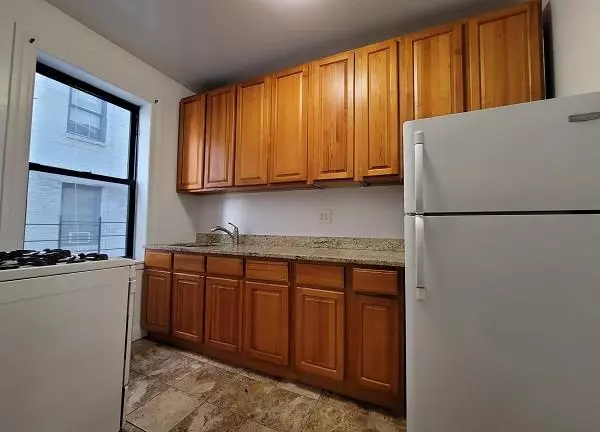 21-67 33rd Street #2-C, Queens, NY 11105