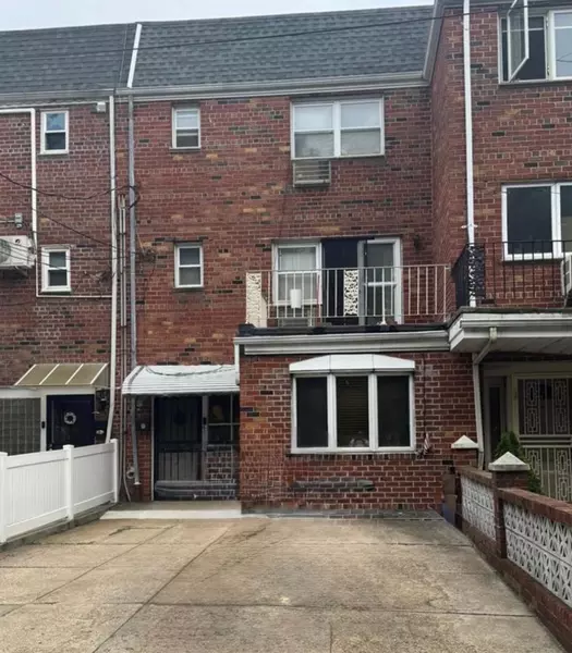 62-56 71st Street, Queens, NY 11379