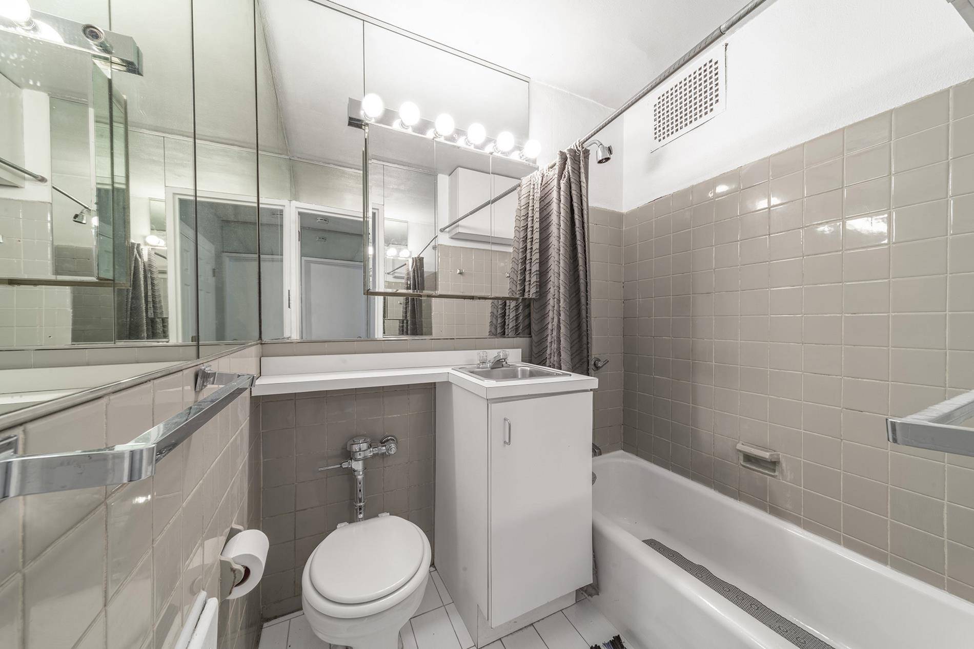 Manhattan, NY 10022,337 E 50th Street #3-A