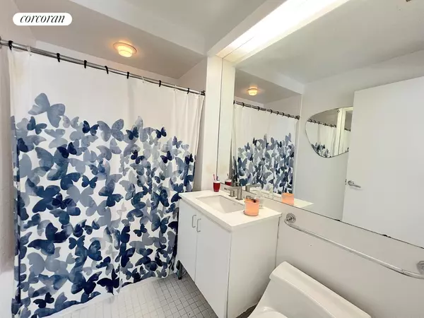 Manhattan, NY 10005,56 PINE Street #15B
