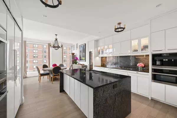 Manhattan, NY 10128,200 E 95th Street #10A