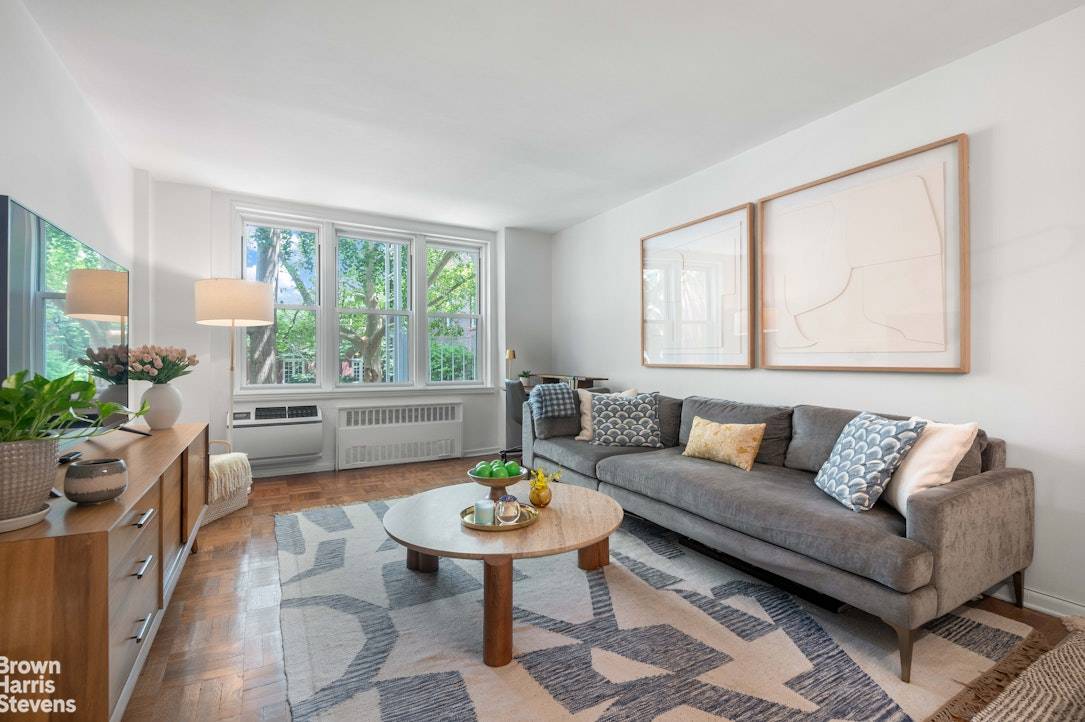 54 ORANGE Street #1F, Brooklyn, NY 11201
