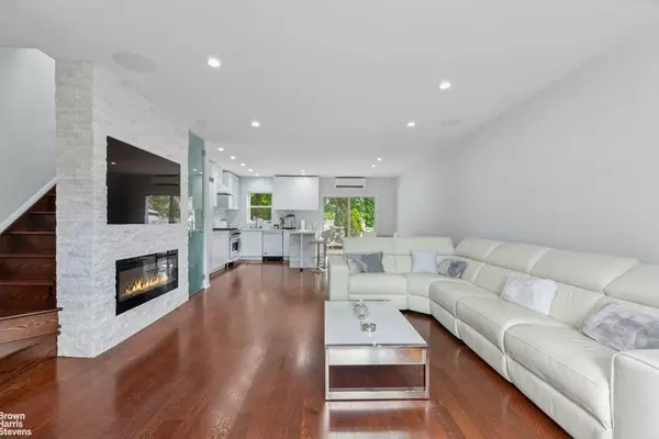 82-15 PENELOPE Avenue, Queens, NY 11379