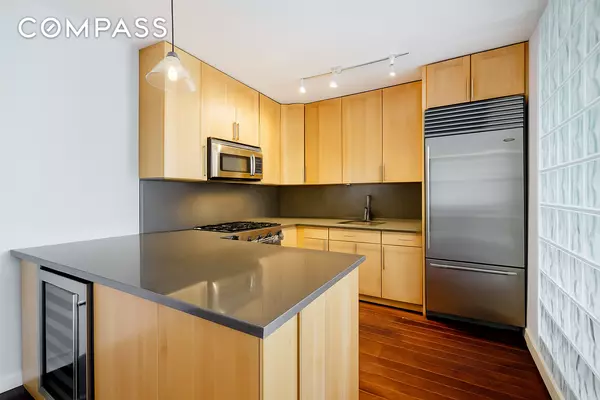 Manhattan, NY 10011,255 W 23rd Street #4HW