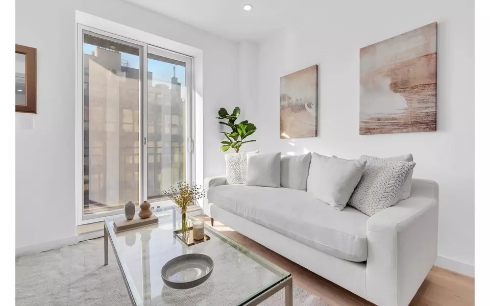 250 MANHATTAN Avenue #2F, Brooklyn, NY 11211