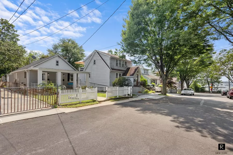 32 Tier Street, Bronx, NY 10464