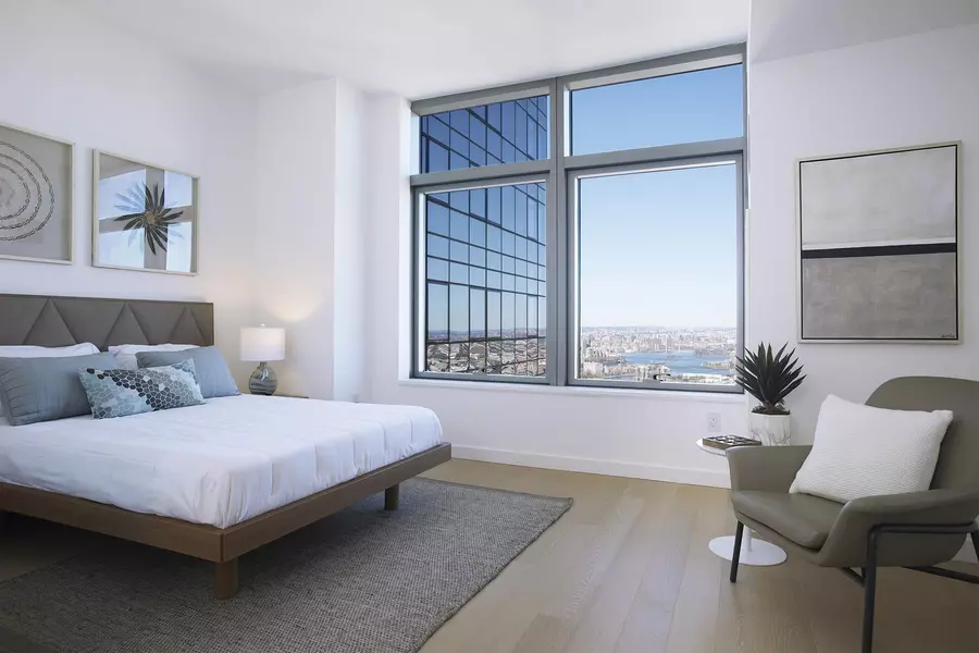 3 Court Square #1806, Queens, NY 11101
