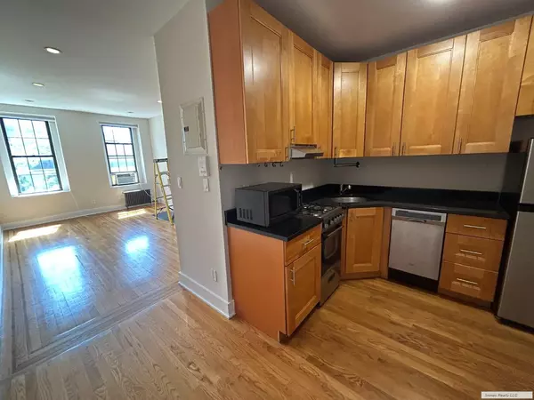 59 W 8th Street #5D, Manhattan, NY 10011