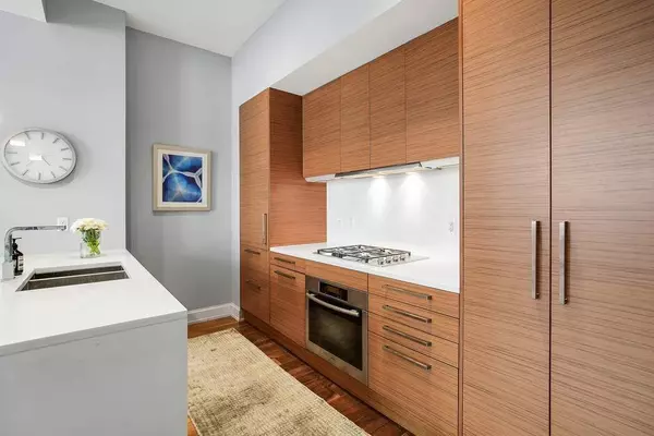 Manhattan, NY 10011,140 W 22nd Street #4C