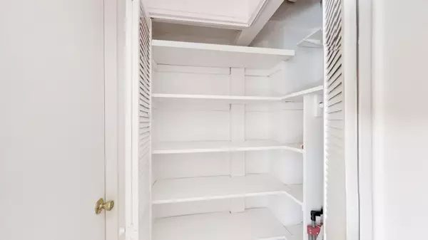 Manhattan, NY 10014,165 Christopher Street #2Q