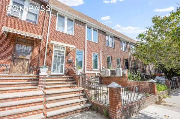 Queens, NY 11103,25-69 46th Street