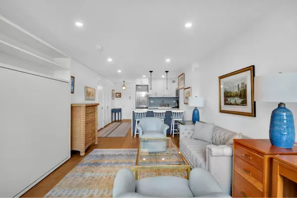 Manhattan, NY 10003,210 E 15TH Street #10E