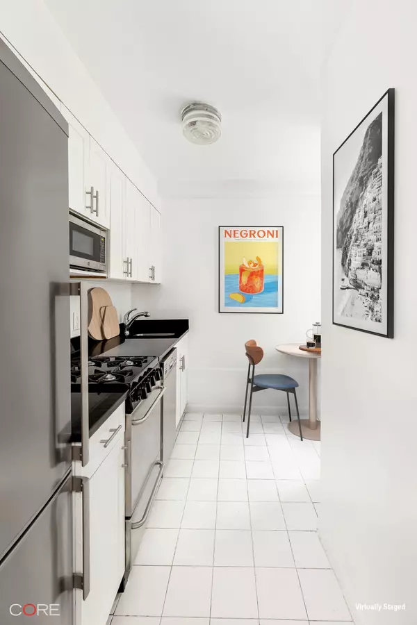 Manhattan, NY 10075,225 E 79th Street #2B