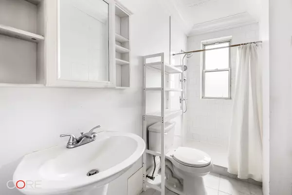 Manhattan, NY 10027,114 Morningside Drive #45