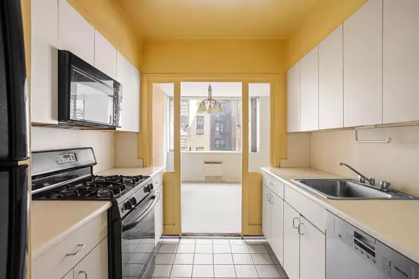 333 E 69TH Street #3J, Manhattan, NY 10021