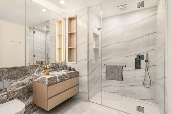 Manhattan, NY 10006,125 GREENWICH Street #26A