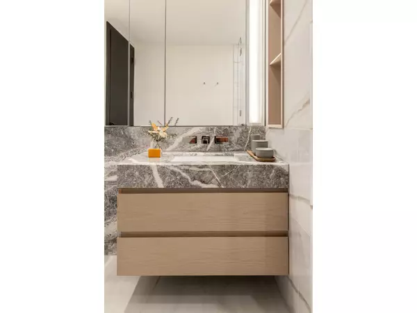 Manhattan, NY 10006,125 GREENWICH Street #66D