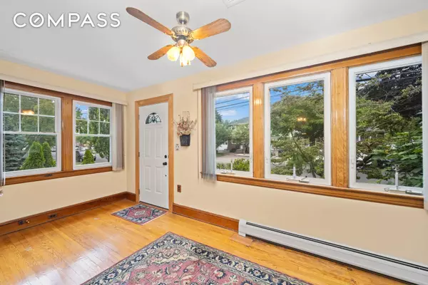 Statenisland, NY 10306,43 Barton Avenue