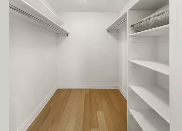 Manhattan, NY 10005,70 Pine Street #5005