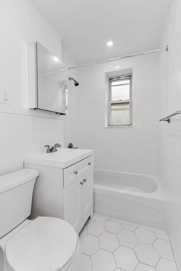 66-34 108TH Street #2E, Queens, NY 11375