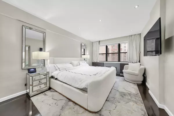 Manhattan, NY 10019,58 W 58TH Street #9A