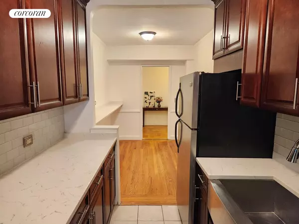 Bronx, NY 10462,2191 BOLTON Street #1F