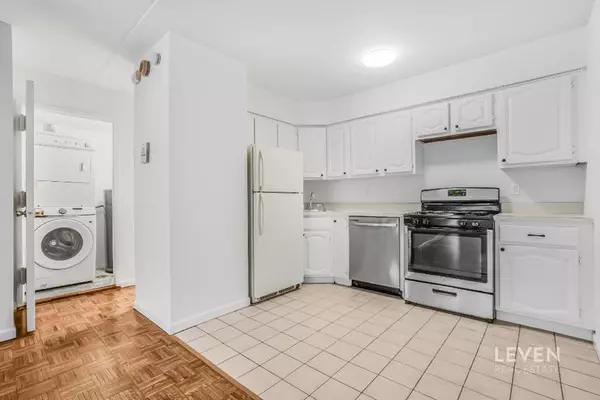 Brooklyn, NY 11218,122 Prospect Park SW #3