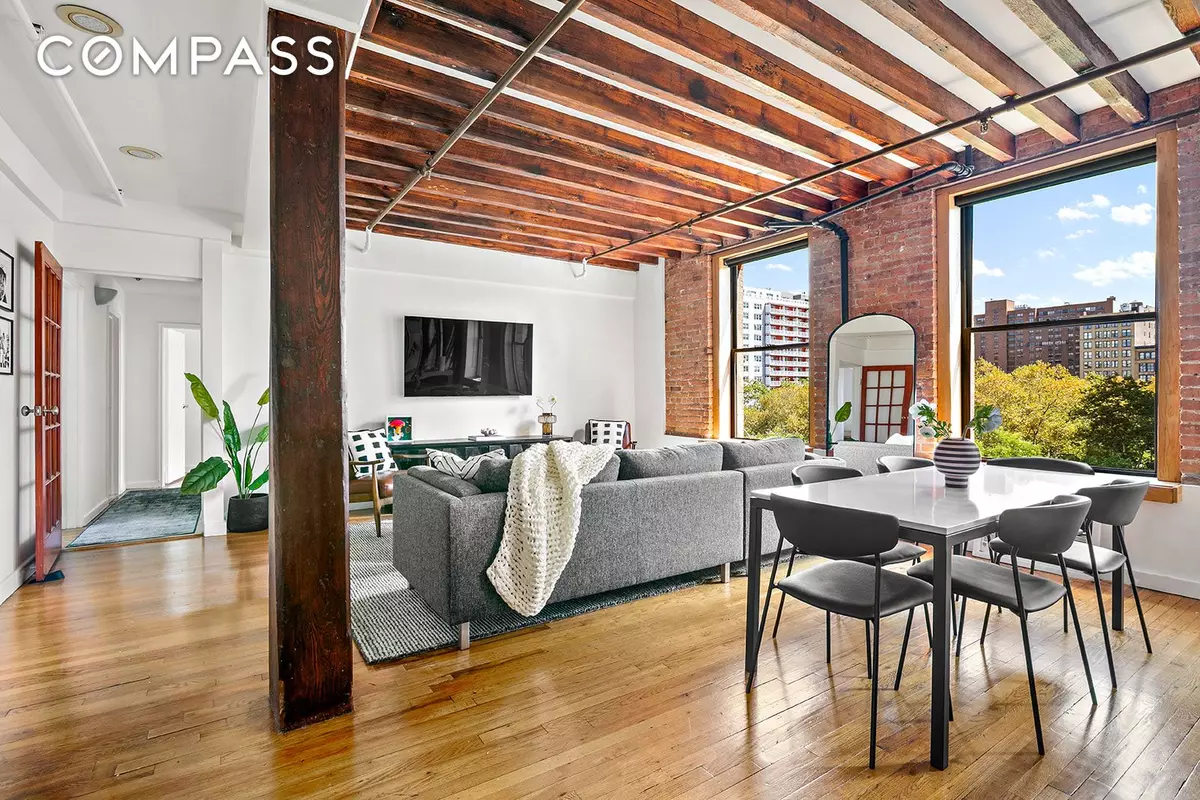 Manhattan, NY 10012,520 LaGuardia Place #6N