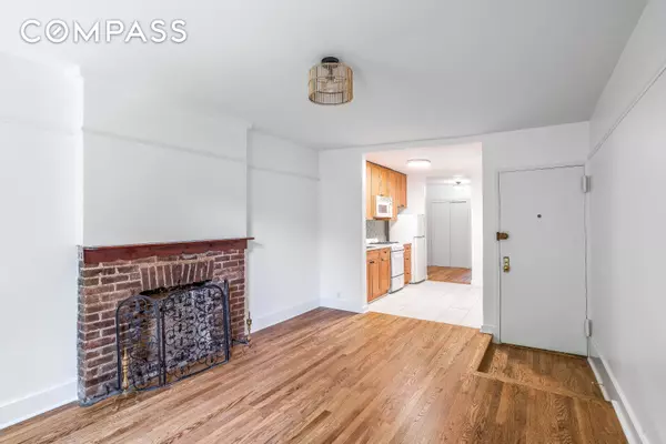 Manhattan, NY 10003,217 E 5th Street #6F
