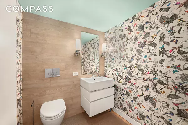 Manhattan, NY 10014,421 Hudson Street #318