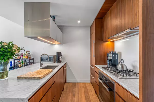 21-30 44TH Drive #6I, Queens, NY 11101