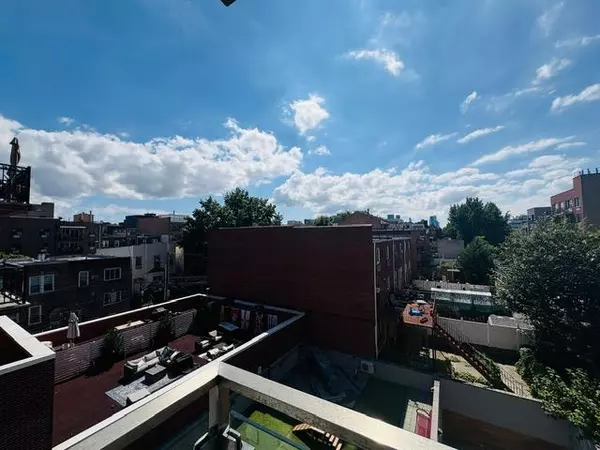 Queens, NY 11102,28-20 Astoria Boulevard #404