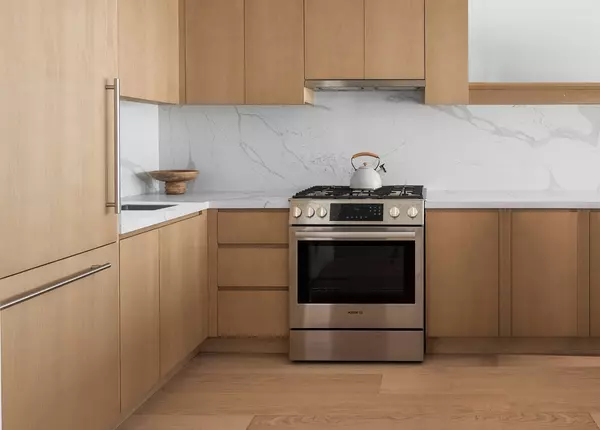 30-05 VERNON Boulevard #3G, Queens, NY 11102