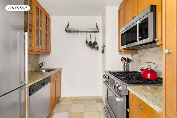 Manhattan, NY 10010,301 E 22ND Street #12S
