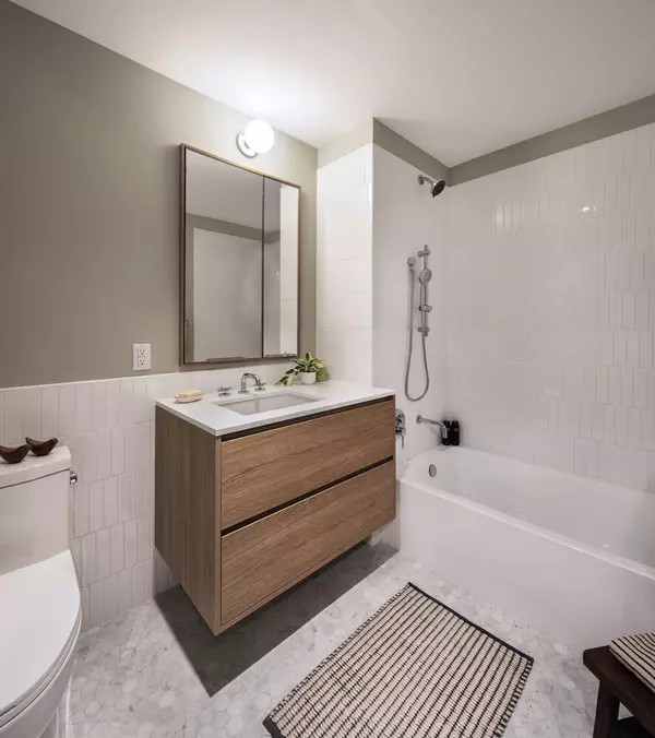 Manhattan, NY 10001,335 8TH Avenue #226