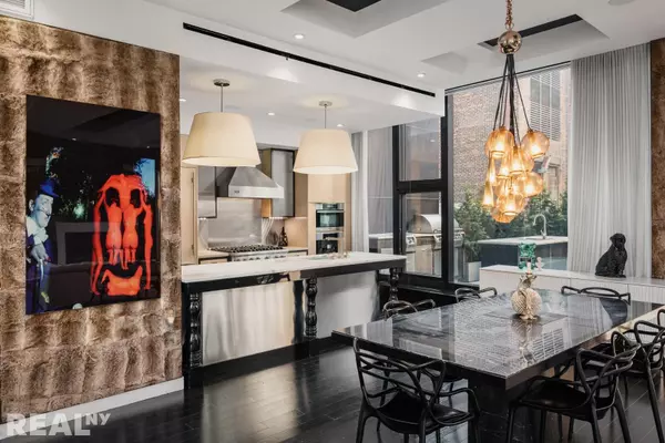 Manhattan, NY 10003,15 Union Square W #7C