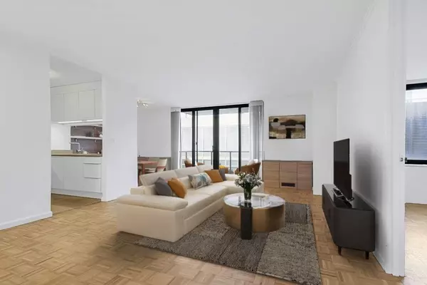 Manhattan, NY 10023,161 W 61st Street #15E