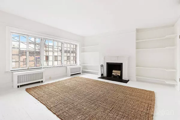 Manhattan, NY 10011-8917,30 W 9th Street #5A