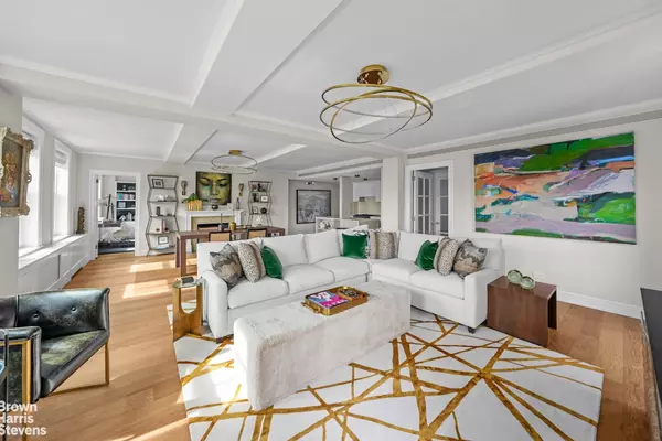 32 WASHINGTON Square W #14E, Manhattan, NY 10011