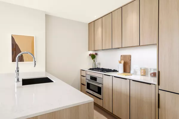 Manhattan, NY 10011,280 W 24TH Street #5K