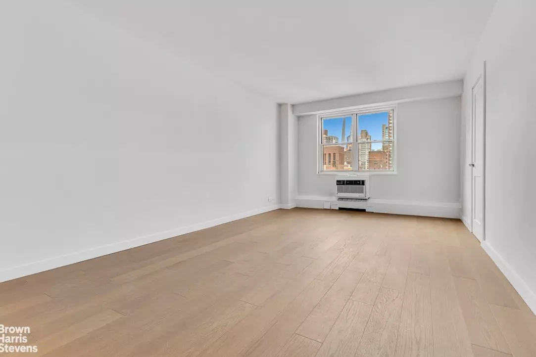 Manhattan, NY 10065,1175 YORK Avenue #17M