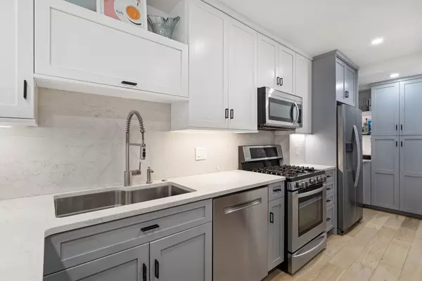 Manhattan, NY 10003,239 E 10TH Street #1A
