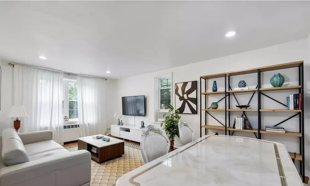 140-18 Burden Crescent #611, Queens, NY 11435