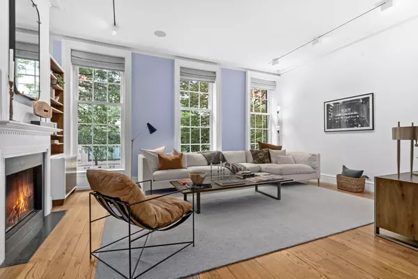430 HUDSON Street #TH, Manhattan, NY 10014