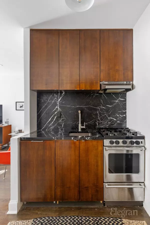 Manhattan, NY 10003,60 E 9th Street #614