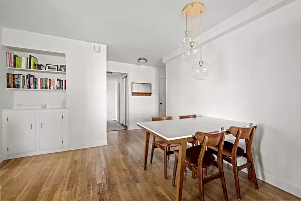 Brooklyn, NY 11218,800 CORTELYOU Road #4E