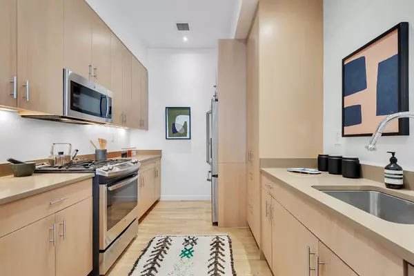 Manhattan, NY 10003,115 4TH Avenue #7I