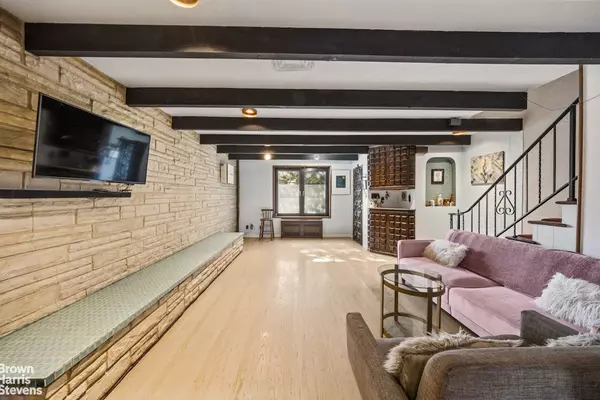 Queens, NY 11379,75-27 FURMANVILLE Avenue