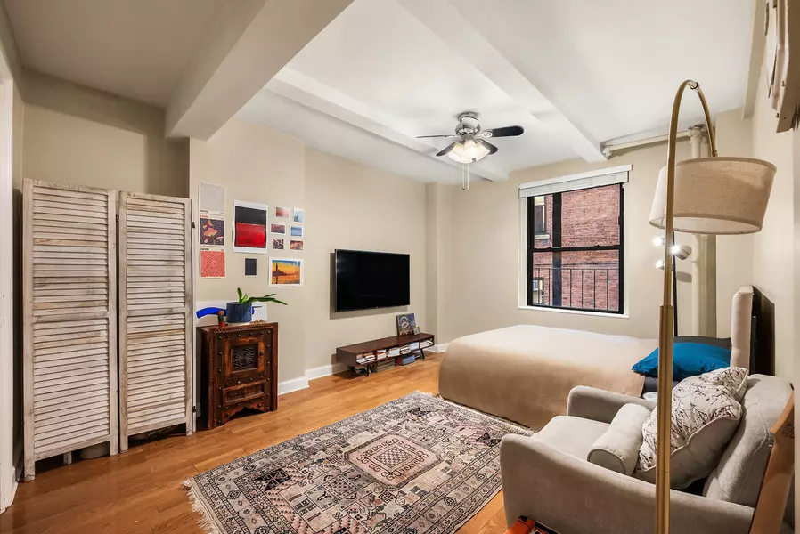 226 E 12TH Street #2G, Manhattan, NY 10003