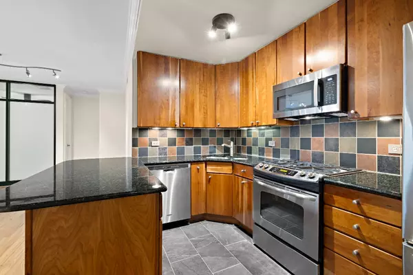 Manhattan, NY 10019,344 W 49th Street #1A